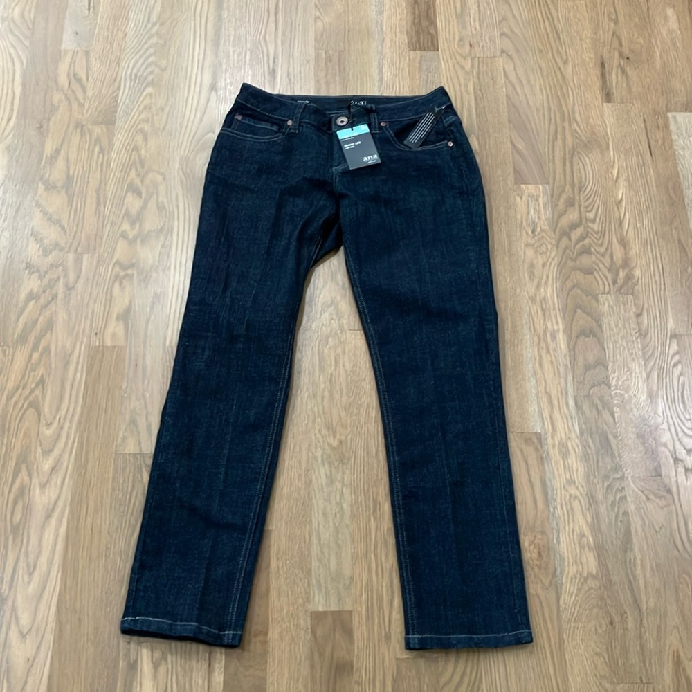 NWT a.n.a Women's Petite Curvy Fit Skinny Leg Low Rise Dark Wash Denim Jeans